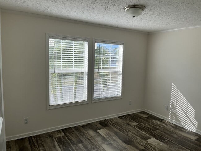 Building Photo - 3113 Wiley Ave