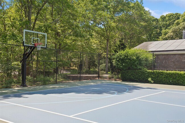 Building Photo - 8 Indian Pipe Dr