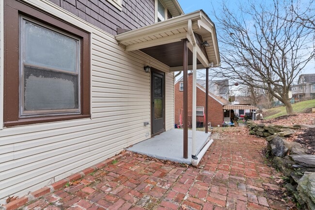 Building Photo - SCORE 50% OFF 1ST MONTH'S RENT IF SIGNED BY MARCH 6! Newly Renovated 3 Bedroom home in Bridgevill...