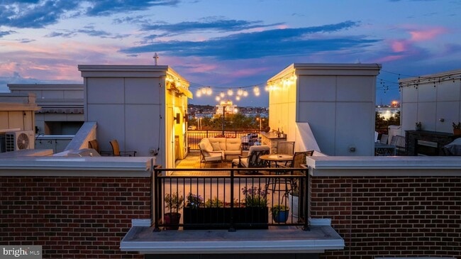 Building Photo - 1600 Beason St