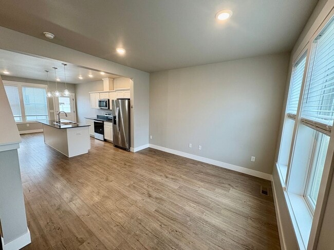 Building Photo - 2 Bedroom 2.5 Bathroom Duplex in the Annafeld Subdivision