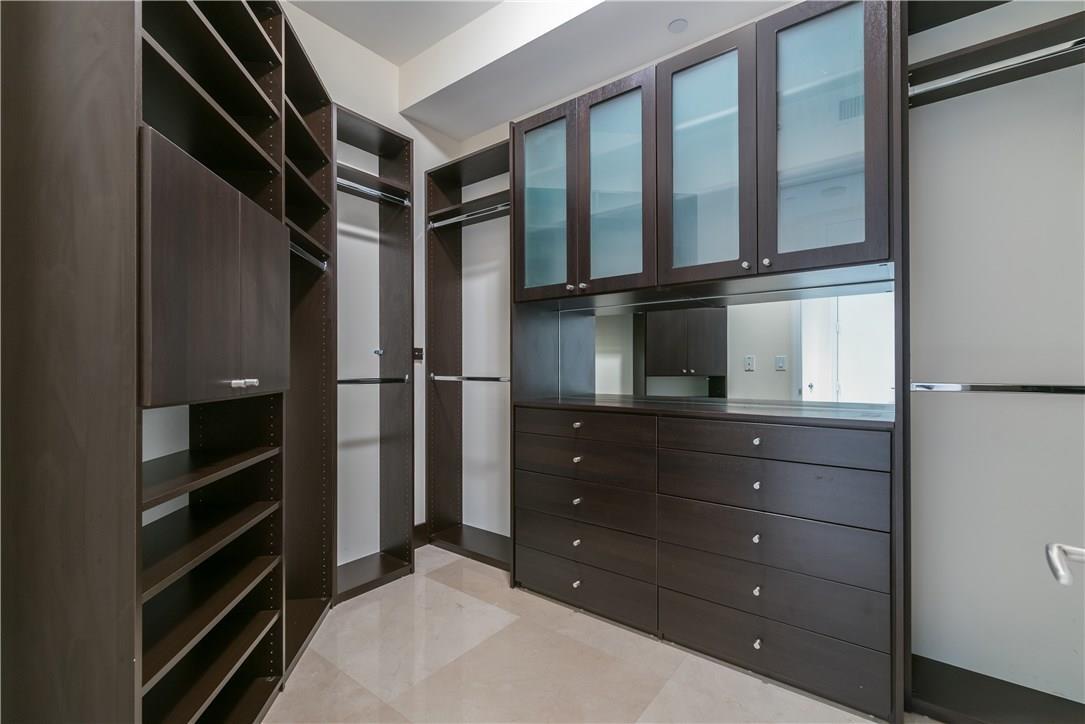 Building Photo - 16051 Collins Ave
