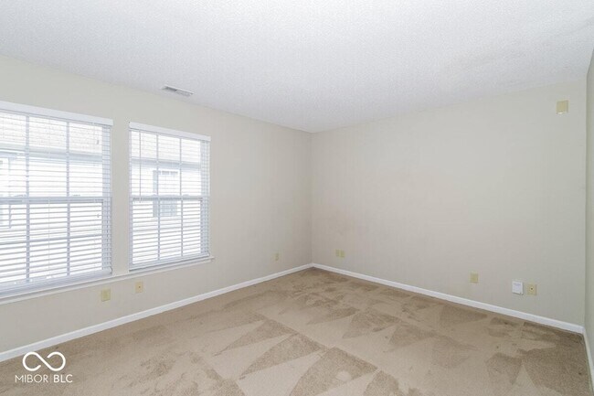 Building Photo - 2031 Bridlewood Dr