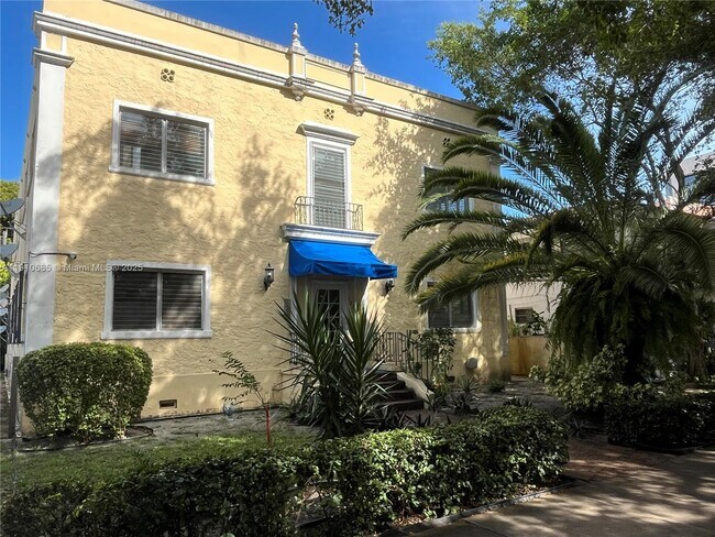 Building Photo - 223 Calabria Ave