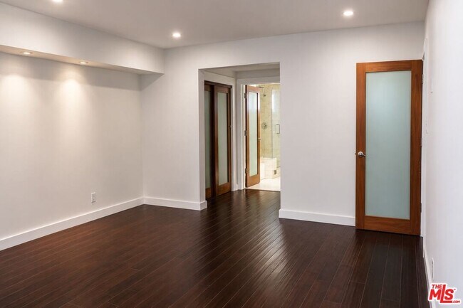 Building Photo - 1525 Hayworth Ave