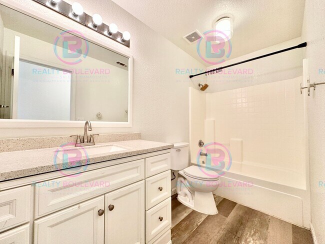 Building Photo - 9685 Canyon Meadows Dr