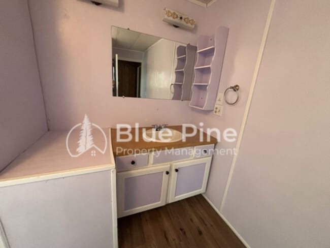 Building Photo - 511 US-26