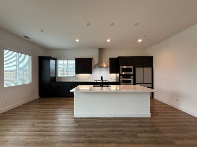 Building Photo - Executive Single-Story Living in Vintage Ranch/Rice Ranch Community