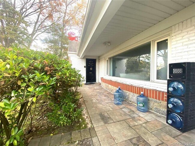 Building Photo - 60 Grist Mill Ln