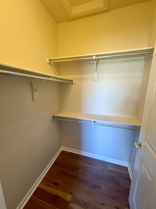 Building Photo - 9538 W San Juan Cir