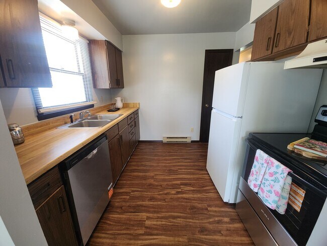 Building Photo - 1129 Primrose Ct