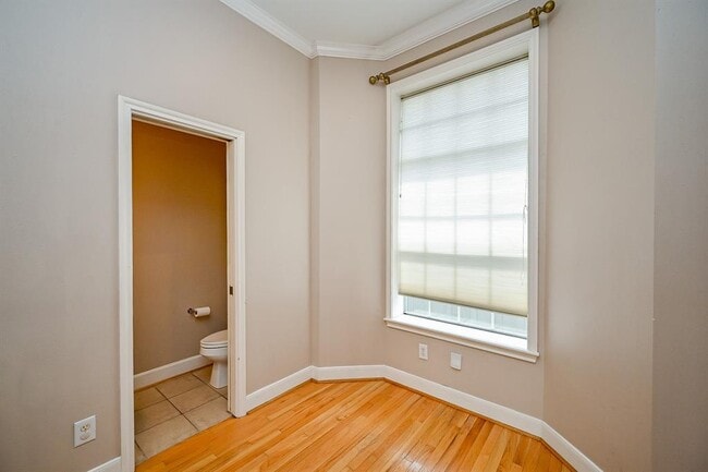 Building Photo - 5108 Fairmont St