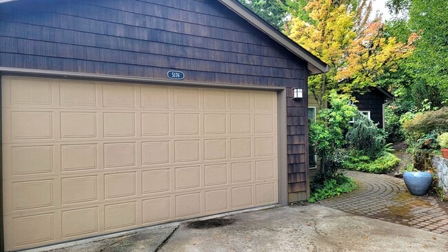 Building Photo - Beautiful Contemporary 3 bed/2ba home in M...