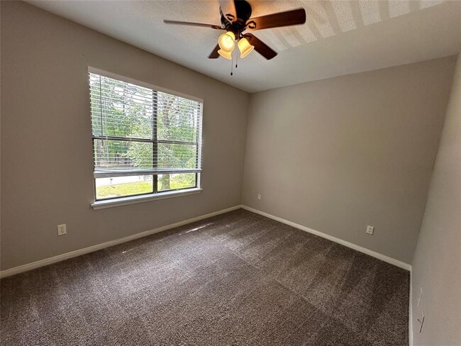 Building Photo - 4745 Holly Ln E
