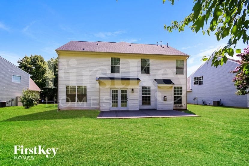 Building Photo - 105 Meandering Way Ln