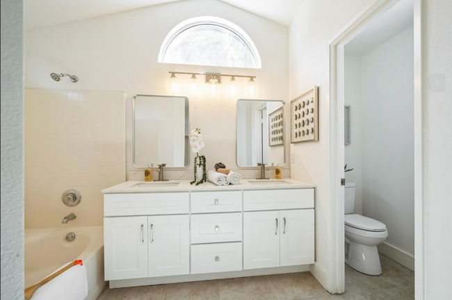 Building Photo - Stunning 3 Bed, 2.5 Bath in Antioch