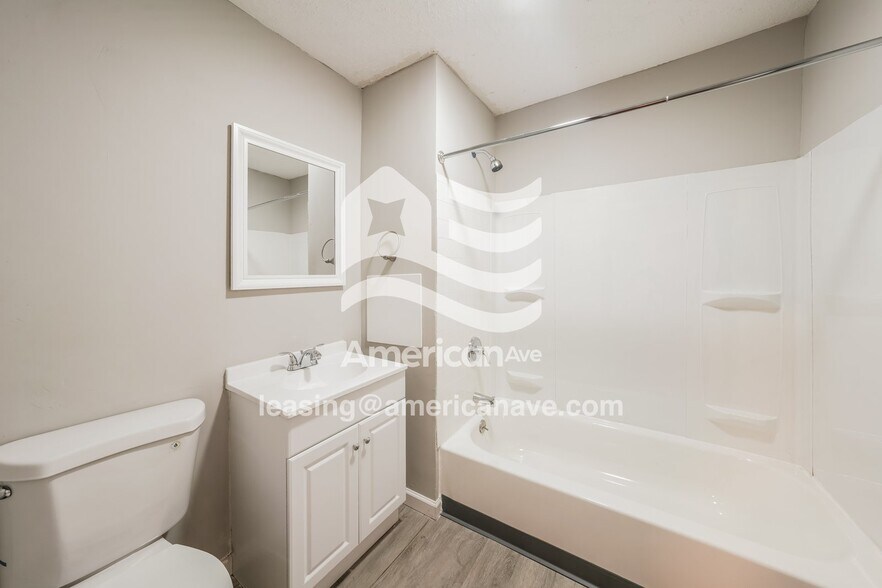 Building Photo - 271 Kirk Ave