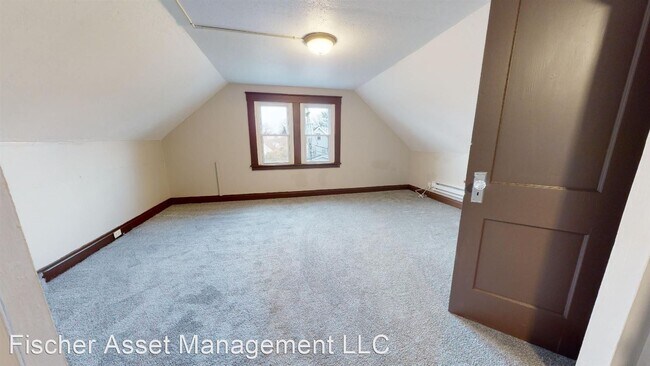 Building Photo - 1 br, 1 bath Apartment - 3210 West 98th St...