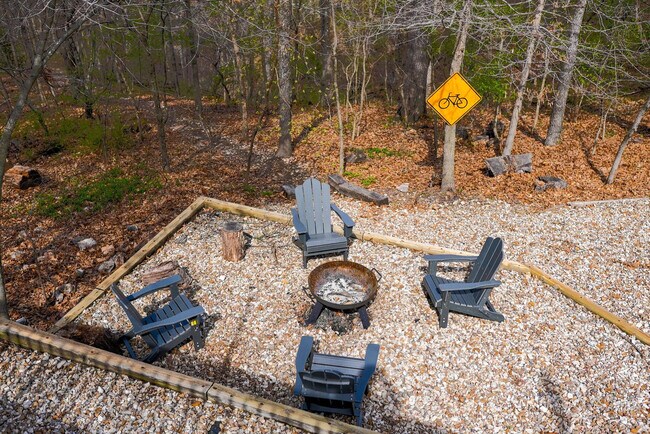 Building Photo - 2 Felton Ln