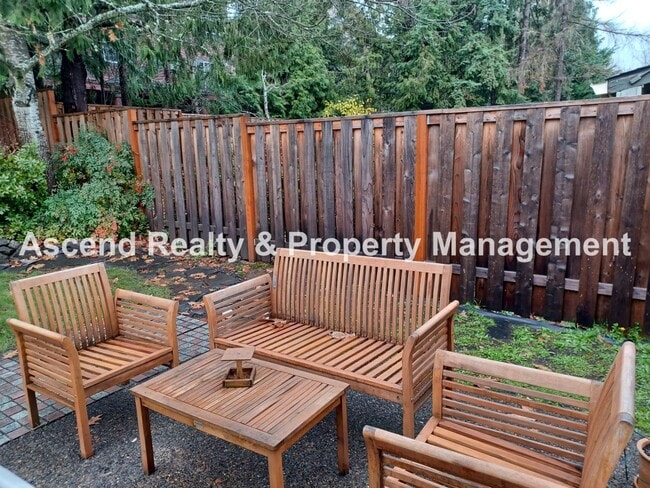 Building Photo - Woodhaven Sherwood Magical One Level Home Available January 1 Small Pet w/Pet Rent