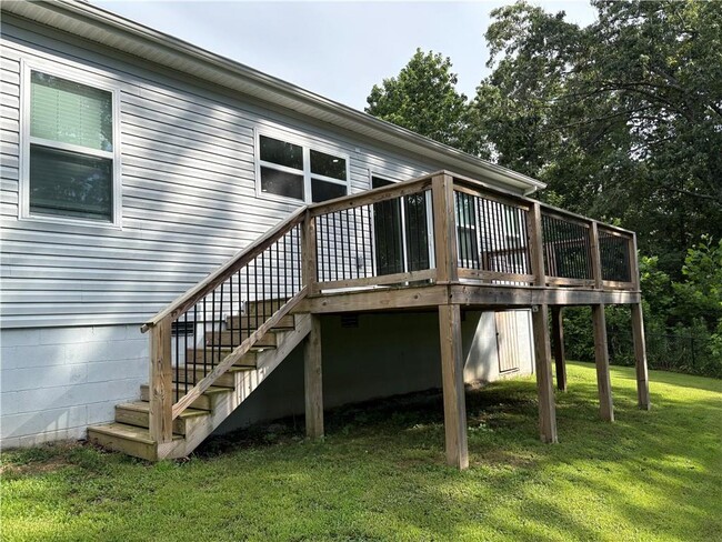 Building Photo - 19 Boreland Ln