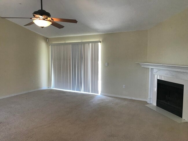 Building Photo - 517 Samana Way
