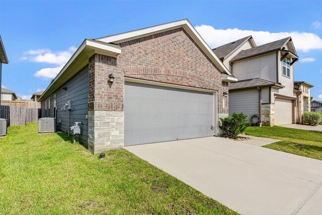 Building Photo - 40735 Gate Ridge Dr