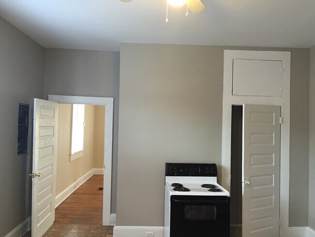 Building Photo - 27 Hemlock Dr