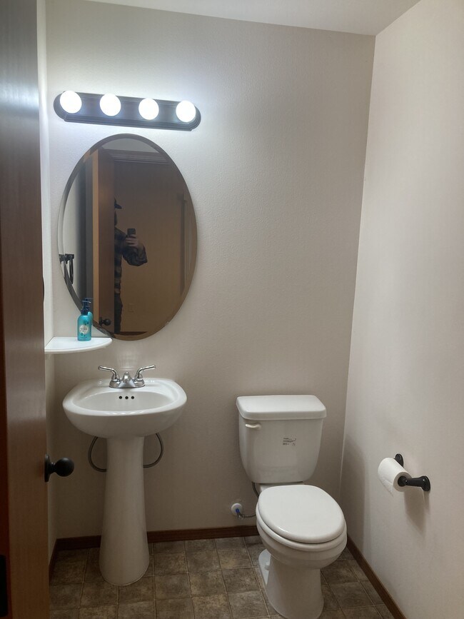 Building Photo - 24215 10th Ave S