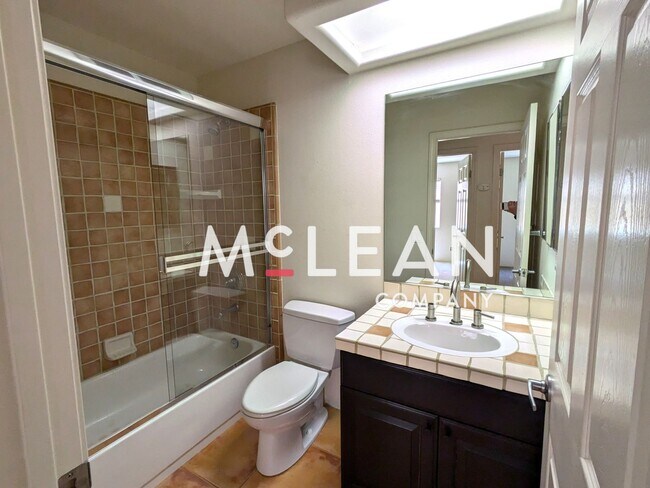 Building Photo - Classic 3 Bedroom Spanish Home with Pool -...