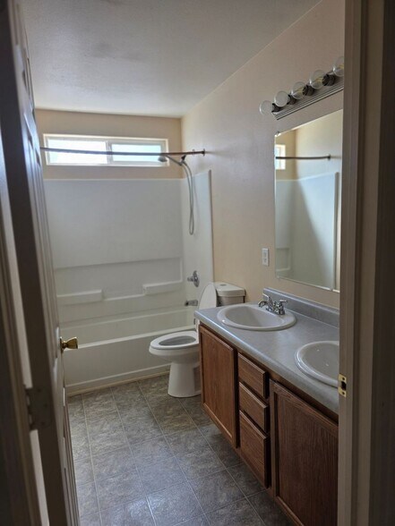 Building Photo - 2837 Margo Ct