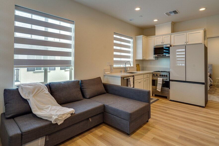 Building Photo - 3023 Neil Jerome Dr