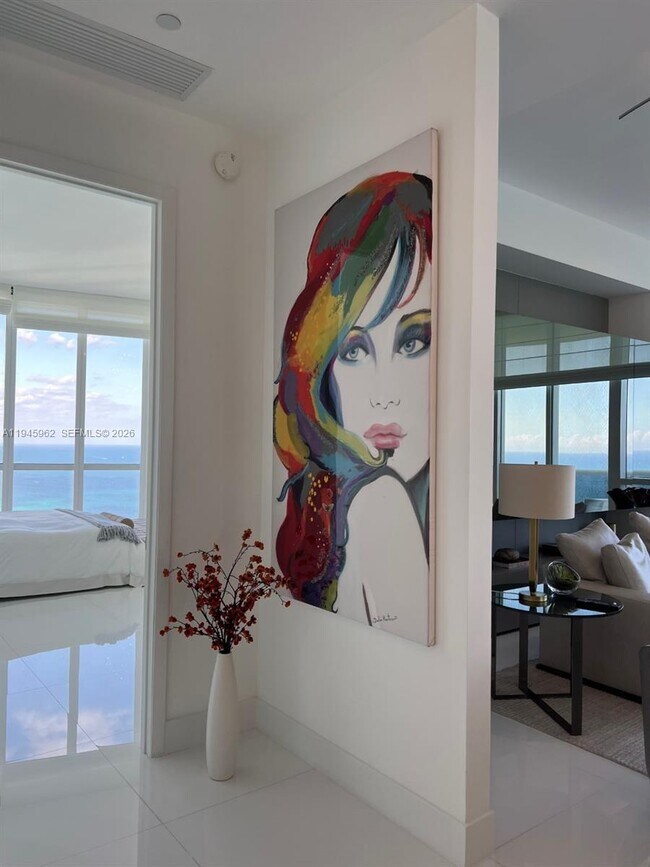 Building Photo - 15811 Collins Ave