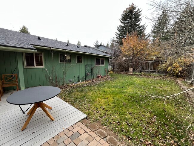 Building Photo - 3361 Heavenly Valley Rd