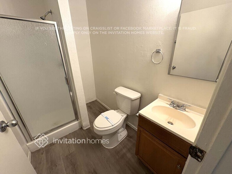 Building Photo - 5256 W Cholla St