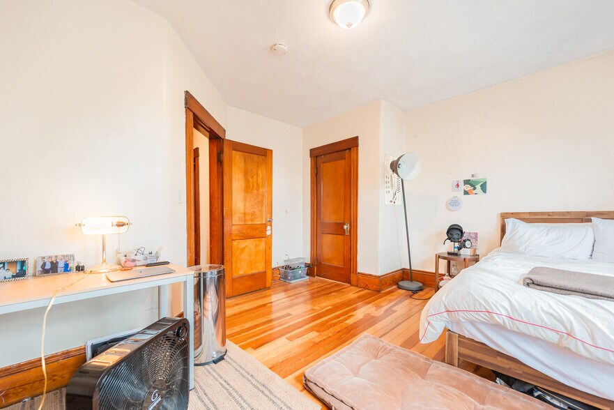 Building Photo - 23 Wisconsin Ave