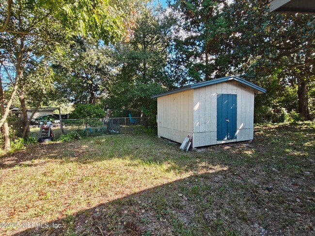 Building Photo - 2921 Mansion Rd