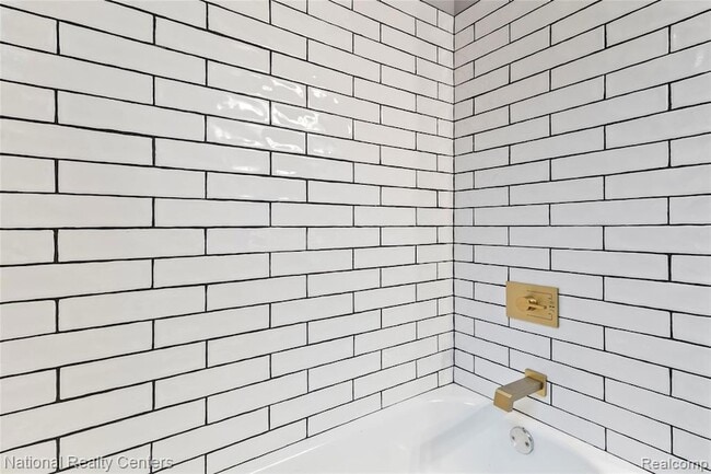 Building Photo - 767 Navahoe St