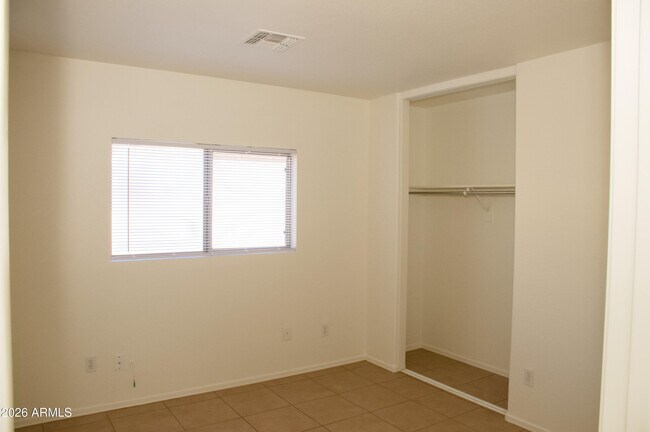 Building Photo - 2716 W Allens Peak Dr