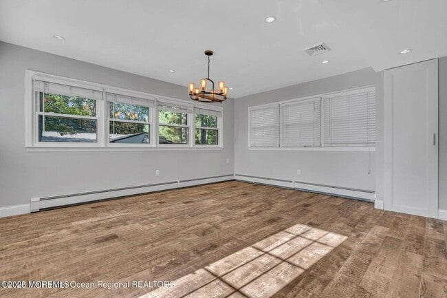 Building Photo - 2253 Llewellyn Pkwy