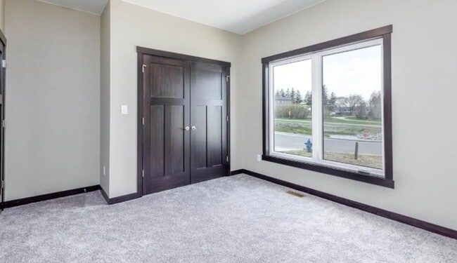 Building Photo - Newly Built 4 bedroom 3 bathroom Twinhome ...
