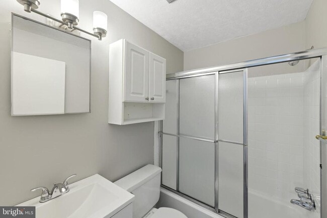 Building Photo - 1549 Bruton Ct