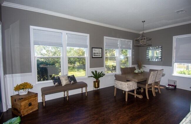 Building Photo - 500 Turnberry Ln