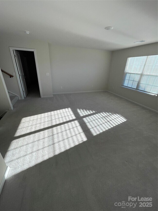 Building Photo - 398 Kennerly Center Dr