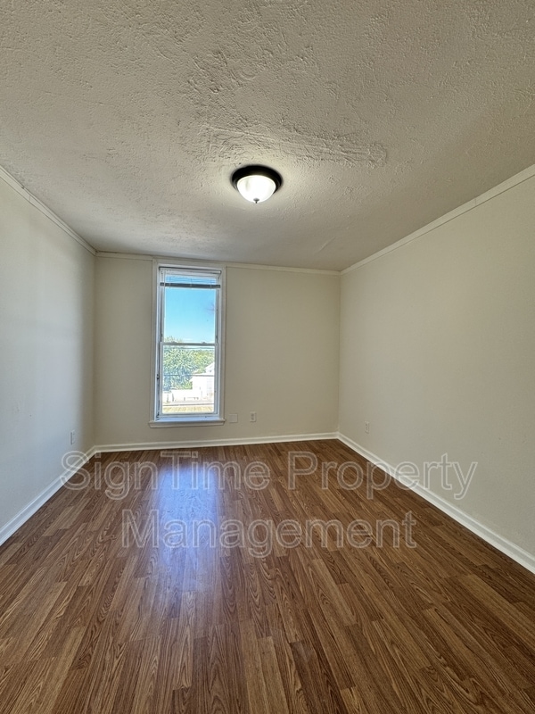 Building Photo - 40 N Conococheague St