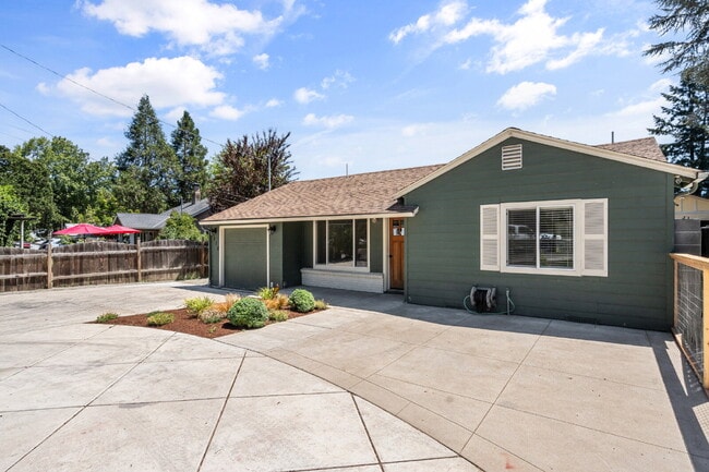 Building Photo - 510 Keene Dr