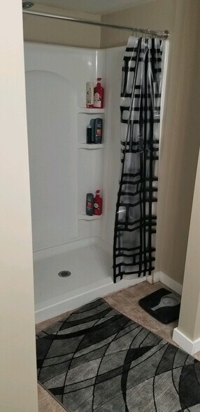 Building Photo - 107 5th Ave