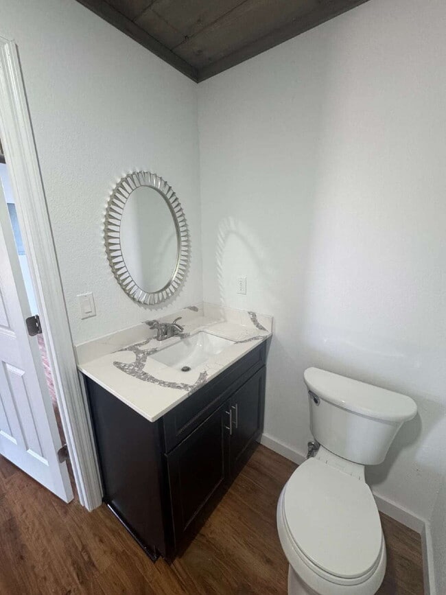 Building Photo - 1885 Everett Rd