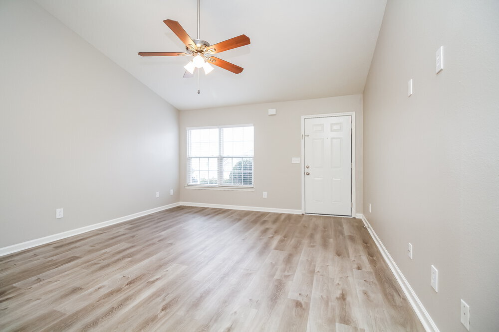 Building Photo - 913 Birchmill Point S