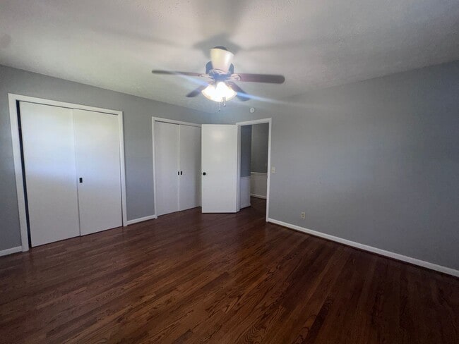 Building Photo - 302 11th St NE